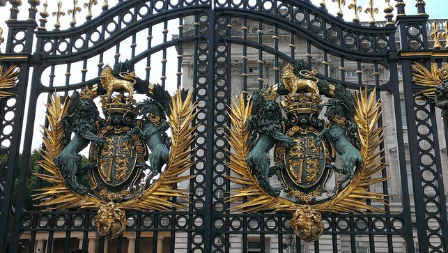 koenig-charles-iii-veroeffentlichte-in-der-vergange-cc0-pixabay-aleviva-medien-220913_download König Charles III. veröffentlichte in der Vergangenheit mehrere Bücher, in denen er sich mit ökologischen Systemen und der Klimakrise befasste.