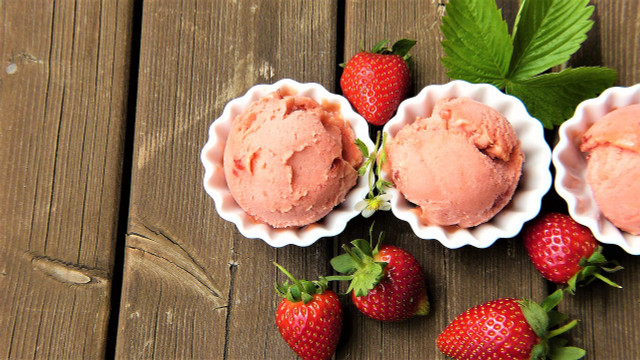 If you make your own ice cream, you can use seasonal fruits.