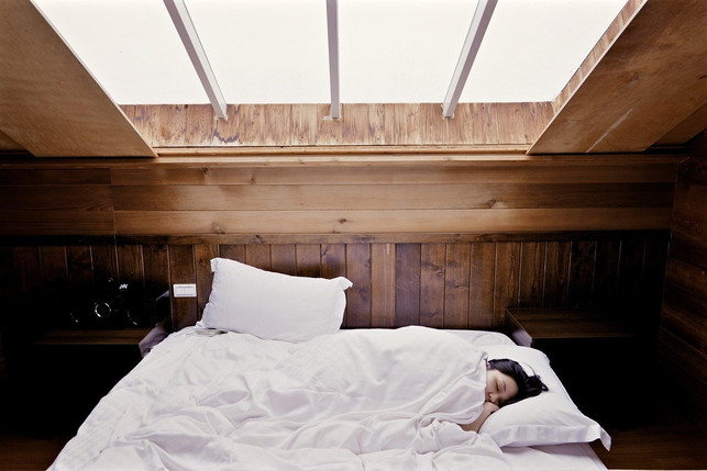 Various sleep-to-dry-eye-eyes-CC0 pixabay-free photo 201014_download A lot of sleep prevents dry eyes.