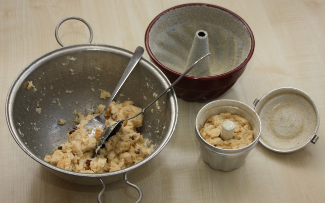 befuelle-die-puddingform-nur-zu-maximal-zwei-dritte-maria-hohenthalutopia-191001_download Befülle die Puddingform nur zu maximal zwei Drittel.