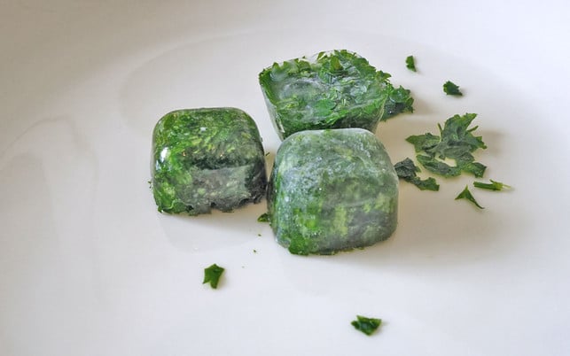 einfrieren-ohne-plastik-eiswuerfelform-u-170303-1280x800 Einfrieren ohne Plastik: In Eiswürfelformen