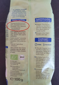 veganes-hack-alnatura-verpackung-rueckseite-221124-500x720-1 Das vegane Hack von Alnatura besteht aus nur drei Zutaten.