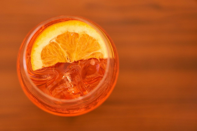 aperol-spritz-geht-auch-anders-cc0-pixabay-distelapparath-210810_download Aperol Spritz geht auch anders.