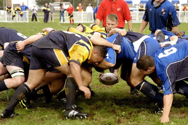 dass-rugby-oft-ohne-schutzausruestung-gespielt-wird-cc0-pixabay-12019-230630_download Dass Rugby oft ohne Schutzausrüstung gespielt wird, macht es zu einer der gefährlichsten Sportarten überhaupt.