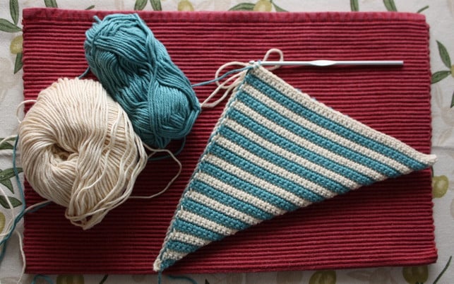 quadratischen-topflappen-haekeln-ohne-massband-maria-hohenthalutopia-190910_download Du kannst auch ohne Maßband quadratische Topflappen häkeln.