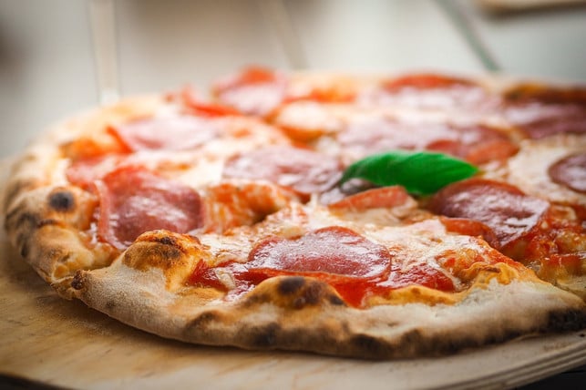 pizza-aus-weizenmehl-solltest-du-bei-glutenunvertr-cc0-pixabay-riedelmeier-190827_download Pizza aus Weizenmehl solltest du bei Glutenunverträglichkeit meiden.