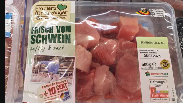 tierwohl-labels-netto-schwein-210128-1280x720 Das Bild von glücklichen Schweinen, deren Züchter noch 10 Cent extra bekommt, suggeriert Tierwohl. Das Fleisch ist aber nur Stufe 1.