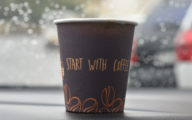 unnachhaltigeangewohnheitenkosten-coffeetogo-us-adnan-ahmed-010920-1280x800 Coffee to go