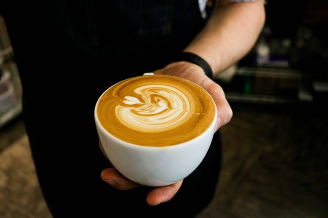 barista-fire-stammt-aus-den-usa-der-name-bezieht-cc0-pixabay-stocksnap-250112_download Barista FIRE stammt aus den USA. Der Name bezieht sich unter anderem auf die Sozialleistungen einer Kaffeehauskette.