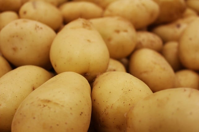 du-kannst-den-geschmack-von-essig-neutralisieren-cc0-pixabay-outsideclick-210121_download Du kannst den Geschmack von Essig neutralisieren, indem du rohe Kartoffeln mitkochst.