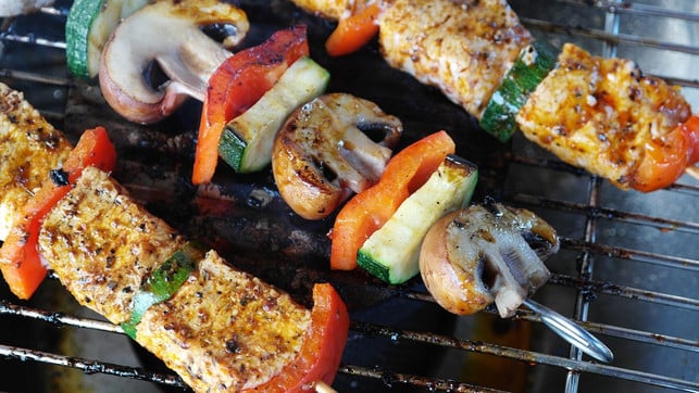 knoblauchsosse-ist-perfekt-fuers-grillen-cc0-pixabay-ritae-241220_download Knoblauchsoße ist perfekt fürs Grillen.