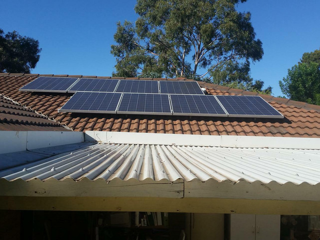 durch-sonnenkollektoren-kann-ein-passivhaus-von-de-cc0-pixabay-colmkay-220615_download Durch Sonnenkollektoren kann ein Passivhaus von der Sonnenenergie profitieren.