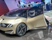 Futuristische Elektroautos auf der IAA 2021