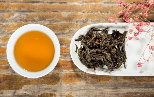 eine-leichte-teesorte-wie-der-darjeeling-ergibt-be-cc0-pixabay-4537668-180111_download Die Ziehzeit von Schwarztee beeinflußt auch seine Wirkung und den Geschmack.