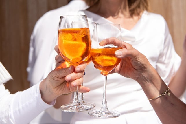 aperol-spritz-ist-nicht-zwingend-vegan-da-er-pros-cc0-pixabay-pen_ash-240717_download Aperol Spritz ist nicht zwingend vegan, da er Prosecco enthält.