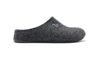 hausschuhe-nachhaltig-thies-avocadostore-z-210223 nachhaltige Slipper aus recyceltem PET