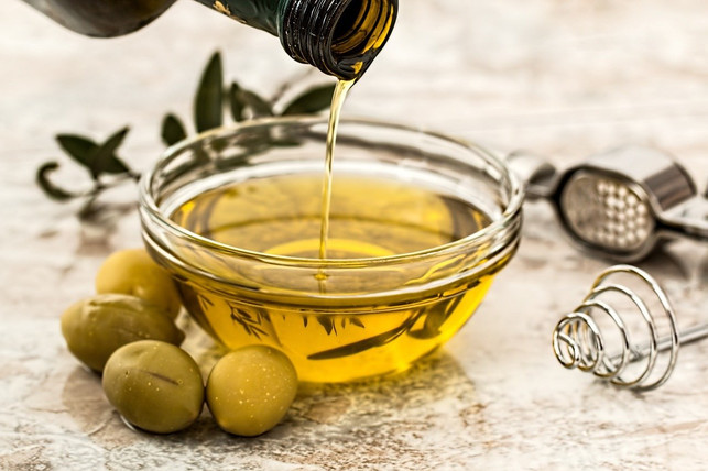 olivenoel-ist-ein-guter-lieferant-fuer-vitamin-e-cc0-pixabay-stevepb-191220_download Olivenöl ist ein guter Lieferant für Vitamin E.