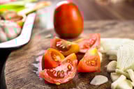 mit-zwiebeln-knoblauch-und-frischen-tomaten-wird-cc0-pixabay-dapurmelodi-190323_download Mit Zwiebeln, Knoblauch und frischen Tomaten wird die vegetarische Bolognese schön würzig.
