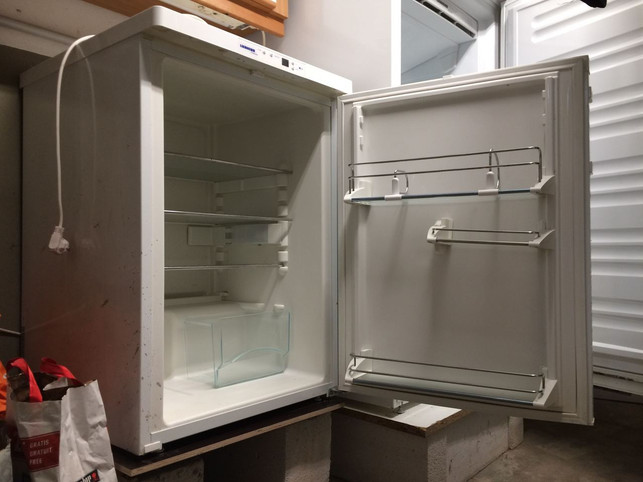 kuehlschrank-reinigen-erst-einmal-den-stecker-zieh-rhea-moutafis-utopia-170930_download Kühlschrank Energie sparen