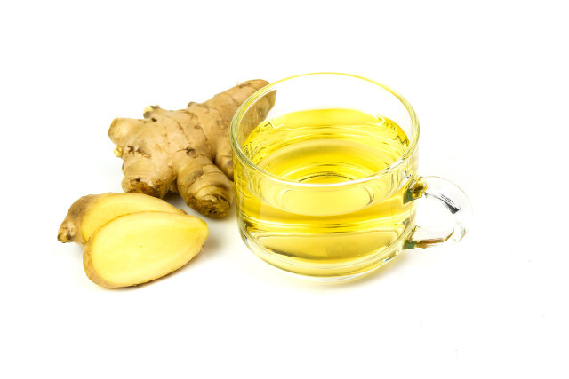 Ginger tea has anti-inflammatory properties and can help with tonsillitis. 