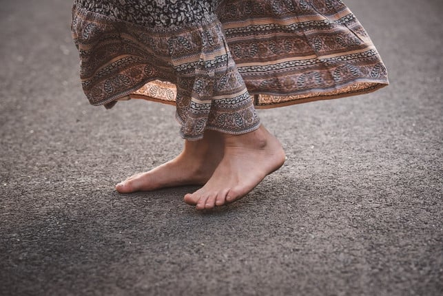 meditiere-im-gehen-sitzen-oder-liegen-um-die-fuess-cc0-pixabay-pezibear-230115_download Meditiere im Gehen, Sitzen oder Liegen, um die Füße zu entlasten.