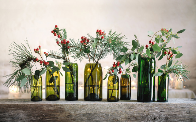 Sponsored-Gallery_Utopia_1280x800_03-vasen Manufactum, recycling Vasen, Weinflaschen