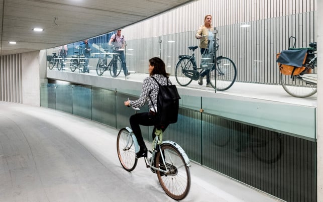 fahrrad-garage-utrecht-2-z-cu2030.nl-170822-1280x800 Fahrrad-Parkhaus in Utrecht