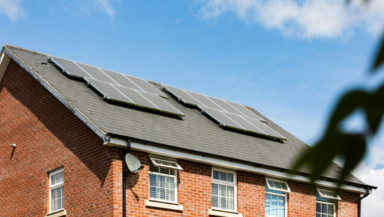 Solaranlage mit Speicher: Was kostet das? Solaranlage mit Speicher: Was kostet das?