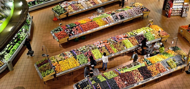 Gemüse liegt im Supermarkt meist im Eingangsbereich.