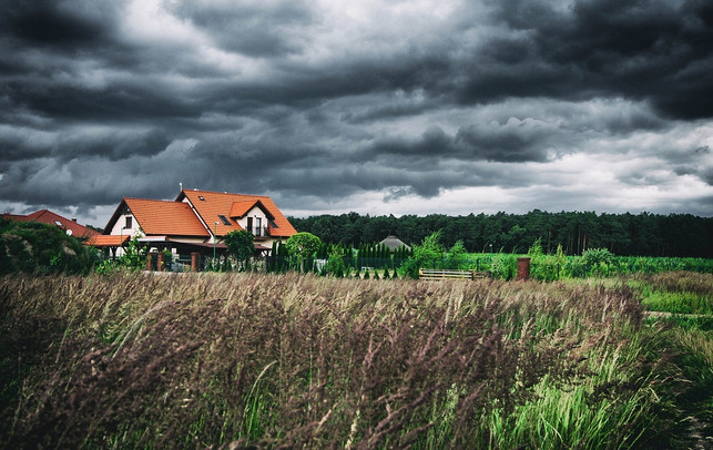sturmschaeden-an-der-waermepumpe-deckt-die-gebaeudeve-cc0-pixabay-jwvein-230829_download Sturmschäden an der Wärmepumpe deckt die Gebäudeversicherung ab.