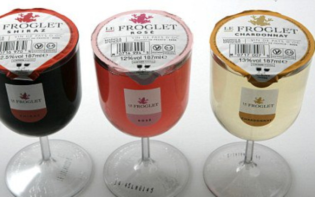 plastik-pervers-wein-s-twitter-1280x800