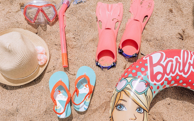 Badelatschen, Schnorchel, Tauchebrille & Co. Badelatschen, Schnorchel & Co. können Schadstoffe enthalten