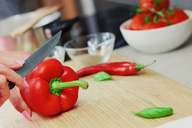 die-wohl-wichtigste-zutat-fuer-ajvar-rote-paprika-cc0-pixabay-jeshoots-com-190702_download Die wichtigste Zutat für Ajvar: Rote Paprika.