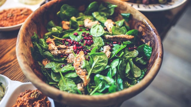 salat-mit-granatapfel-cc0-pixabay-kaboompics-191213 Salat mit Granatapfel