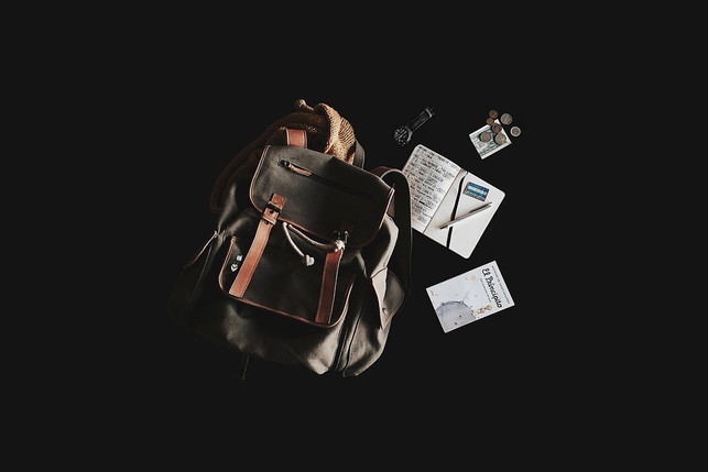 packe-nur-die-sachen-in-deinen-rucksack-die-du-be-cc0-pixabay-pexels-180315_download Packe nur die Sachen in deinen Rucksack, die du bestimmt brauchst.