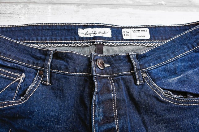 im-etikett-erkennst-du-ob-deine-kleidung-plastik-cc0-pixabay-adonyig-210806_download Am Etikett erkennst du, ob deine Kleidung Plastik enthält.