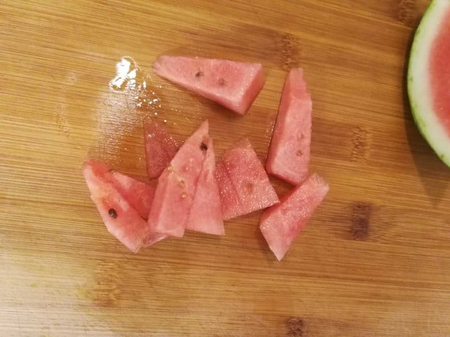 die-filetierten-melonenstuecke-kannst-du-weiter-kle-copyright-utopia-inke-klabunde-190628_download Die filetierten Melonenstücke kannst du weiter kleinschneiden und verarbeiten.