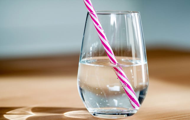 Wasser mit Geschmack: Wie gesund sind Flavored-Water-Produkte? Wasser mit Geschmack gesund