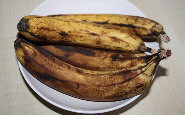 fuer-die-fruehstuecksmuffins-eignen-sich-braune-weic-maria-hohenthal-utopia-200910_download Für die Frühstücksmuffins eignen sich braune, weiche Bananen am besten.