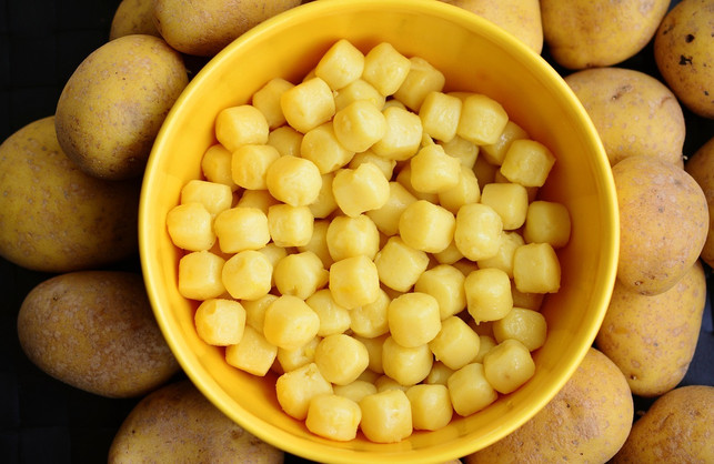 aus-kartoffelbrei-werden-gnocchi-cc0-pixabay-congerdesign-200305_download Aus Kartoffelbrei werden Gnocchi.