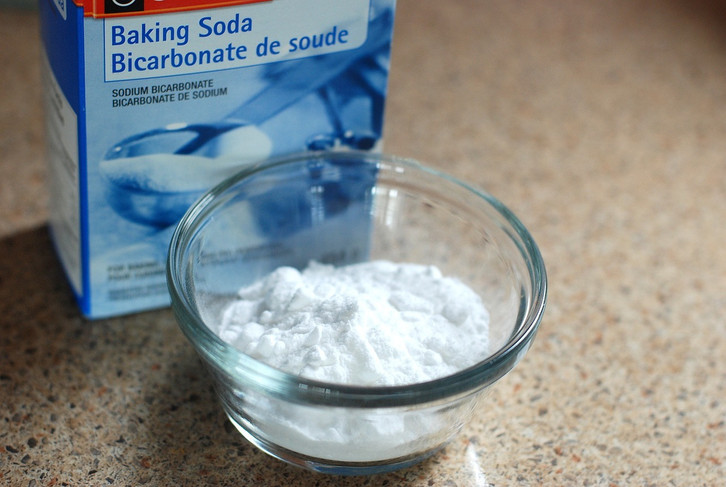 Baking soda is a popular home remedy - also for removing splinters.
