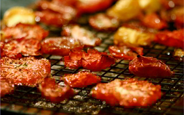 lebenmittel-konservieren-trocknen-tomaten-x_Isabel-Eyre-cc-by-2.0-150518-640x400 Schmackhaft und lange haltbar: Tomaten trocknen, um sie zu konservieren
