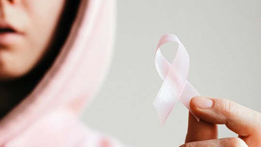 Warnzeichen für Krebs erkennen: Es reichen ein paar Minuten im Monat Warnzeichen für Krebs erkennen: Es reichen ein paar Minuten im Monat