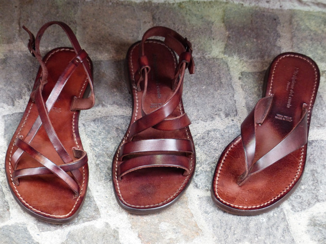 schuhe-aus-leder-und-anderen-empfindlichen-materia-cc0--pixabay--hans-250720_download Schuhe aus Leder und anderen empfindlichen Materialien brauchen nach dem Waschen eine besondere Nachbehandlung.