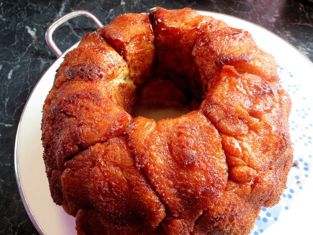 vom-fertigen-monkey-bread-kann-sich-jeder-ein-stuec-utopia-leonie-barghorn-200409_download Vom fertigen Monkey Bread kann sich jeder ein Stück abzupfen.