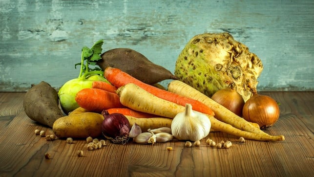 raclette-vegan-zubereiten-mit-saisonalem-gemuese-cc0-pixabay-luboshouska-211217_download Raclette vegan zubereiten mit saisonalem Gemüse.
