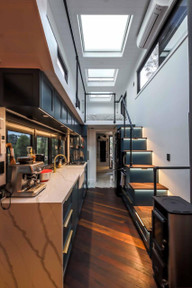 die-treppe-bietet-zusaetzlichen-stauraum-living-big-190527_download Die Treppe bietet zusätzlichen Stauraum.