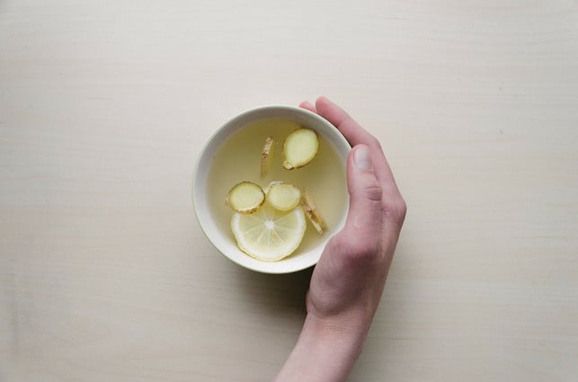 nutze-die-nichtdominante-hand-um-deinen-tee-zu-tr-cc0-pixabay-free-photos-201210_download Nutze die nicht dominante Hand, um deinen Tee zu trinken.