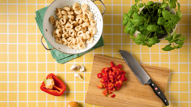 Utopia_enerBiO_Paprikasuppe_Zubereitung_S1_1920x1080