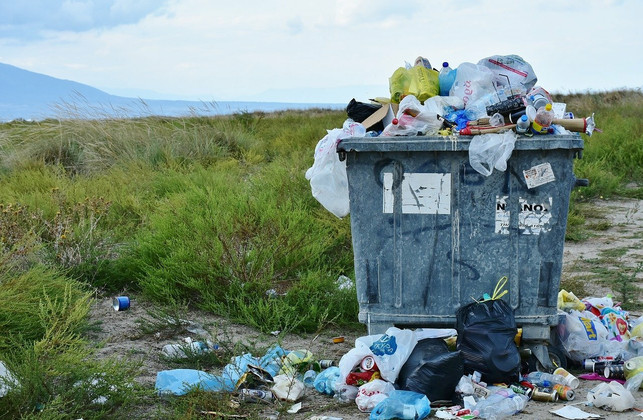 plastik-verursacht-viele-treibhausgasemissionen-a-cc0-pixabay-ritae-211209_download Plastik verursacht viele Treibhausgasemissionen, auch schon in der Produktion.